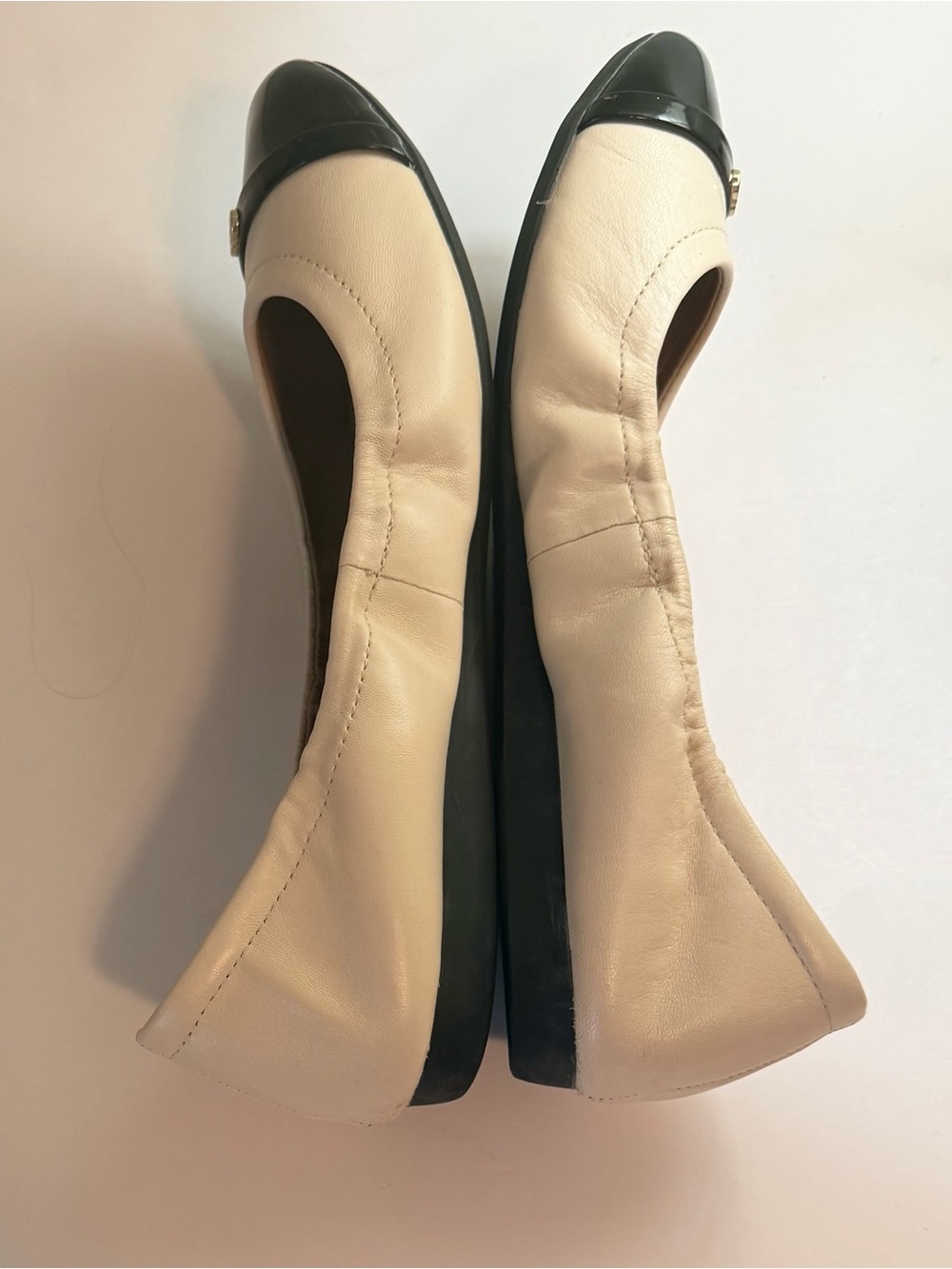 COLE HAAN W05005 Leather Cap Toe Ballet Flats Ivory Cream Black Patent Size 9 B - Picture 6 of 11